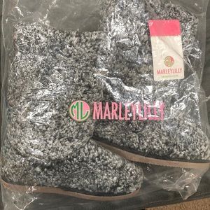 Grey Sherpa booties size 6 brand new never worn